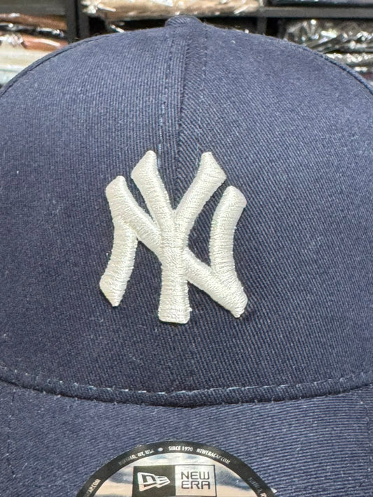 Boné New Era 9Forty Yankees Azul Escuro Unissex