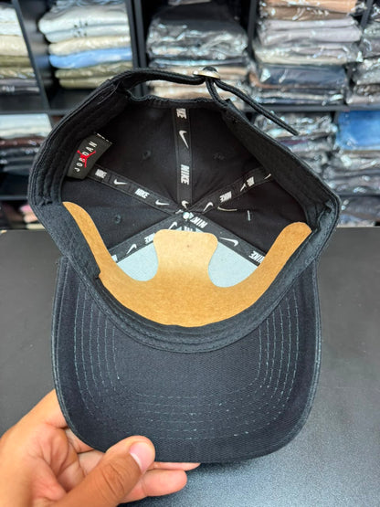 Boné Nike Club Court Dad Hat Fivela Preto Masculino