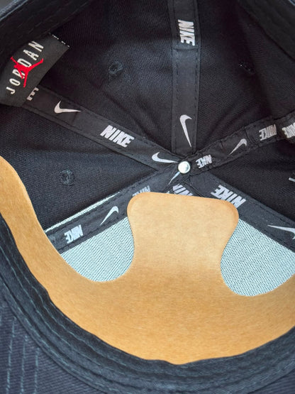 Boné Nike Club Court Dad Hat Fivela Preto Masculino