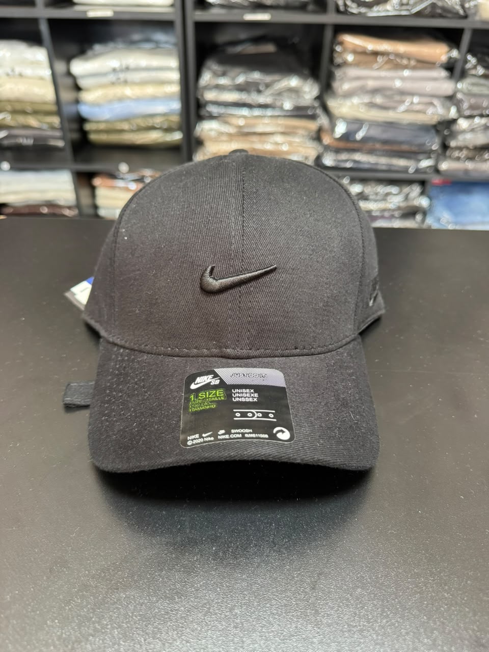 Boné Nike Club Court Dad Hat Fivela Preto Masculino