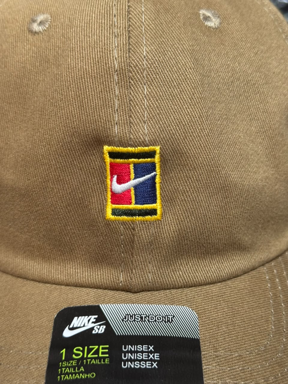 Boné Nike Club Court Dad Hat Fivela Marrom Masculino
