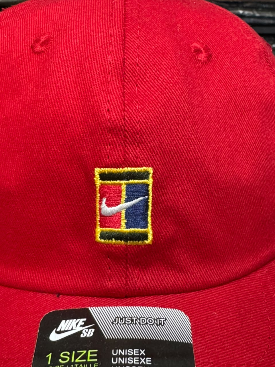 Boné Nike Club Court Dad Hat Fivela Masculino Vermelho