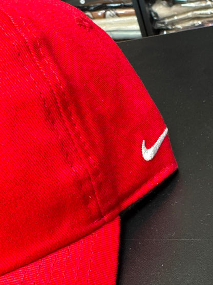 Boné Nike Club Court Dad Hat Fivela Masculino Vermelho