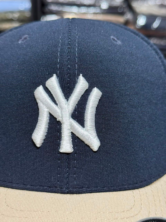 Boné New Era 9Forty Yankees Azul e Bege Unissex