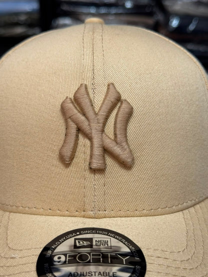 Bonés New Era 9FORTY New York Yankees Bege/Areia Unissex