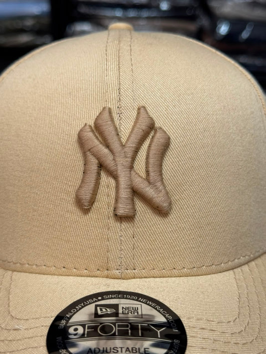 Bonés New Era 9FORTY New York Yankees Bege/Areia Unissex