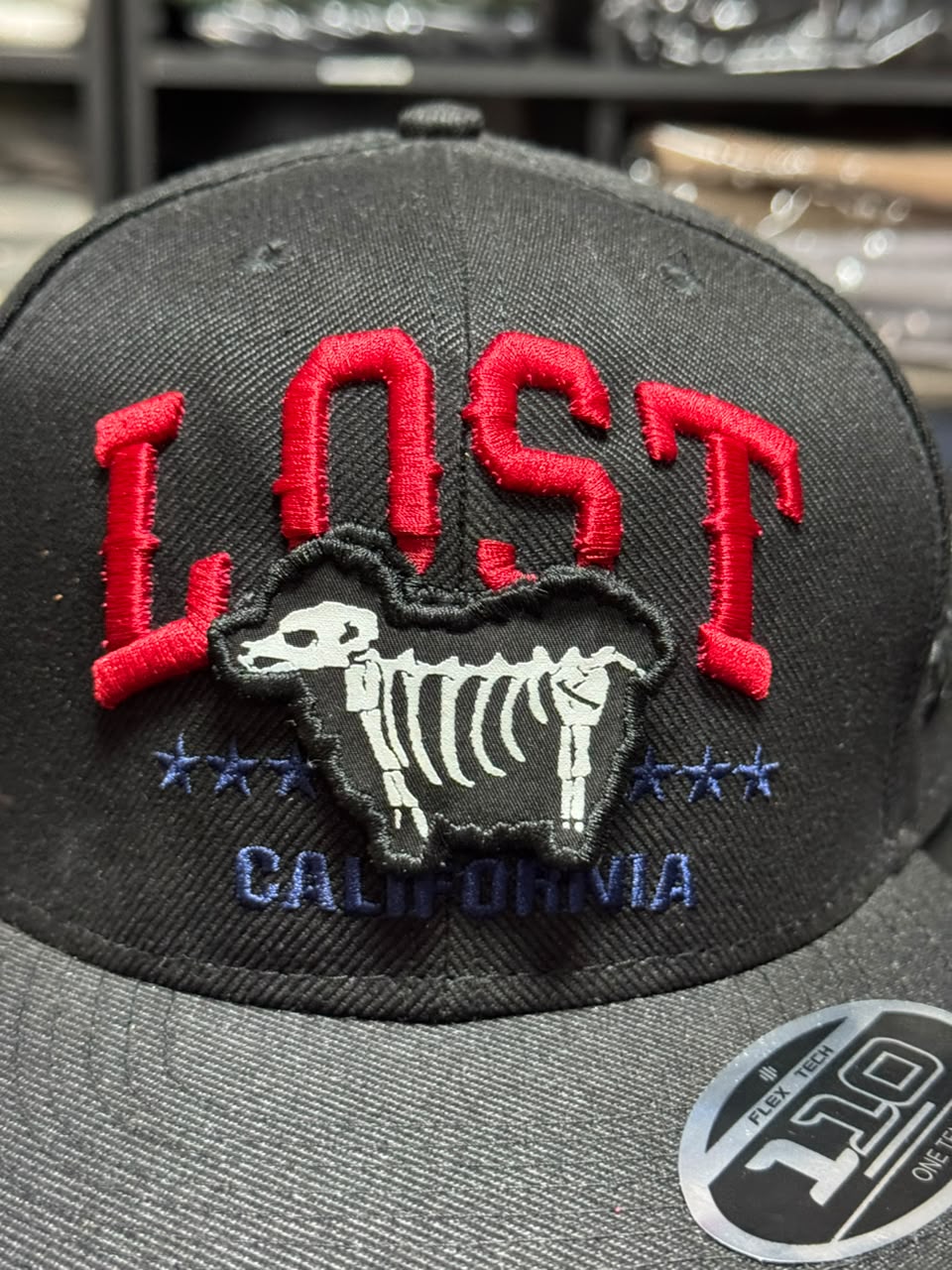 Boné Lost MCD Caveira Velcro Snapback Preto Masculino
