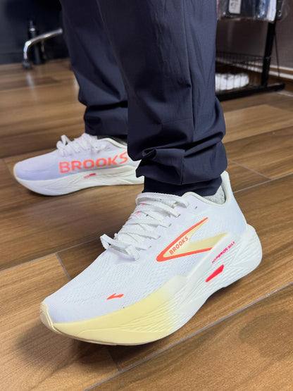Tênis Brooks Hyperion Max 2 Branco e Amarela Masculino