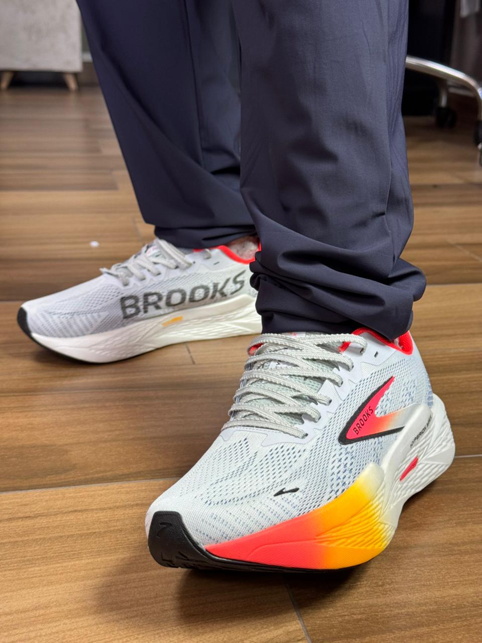 Tênis Brooks Hyperion Max 2 Branco Masculino