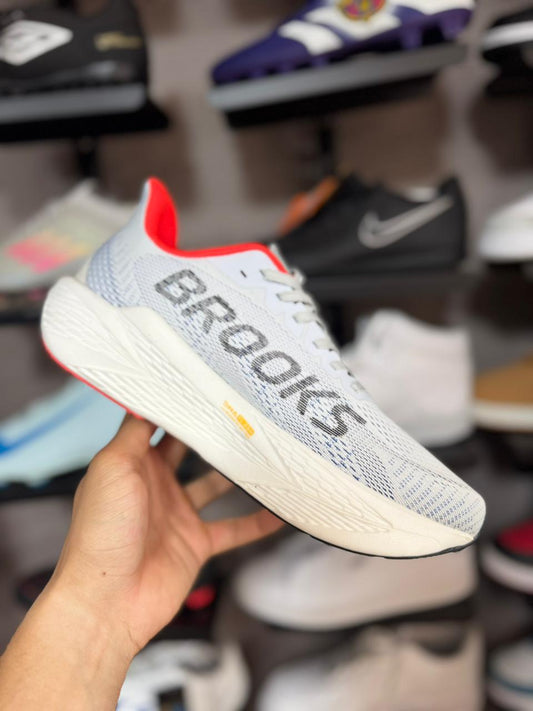 Tênis Brooks Hyperion Max 2 Branco Masculino