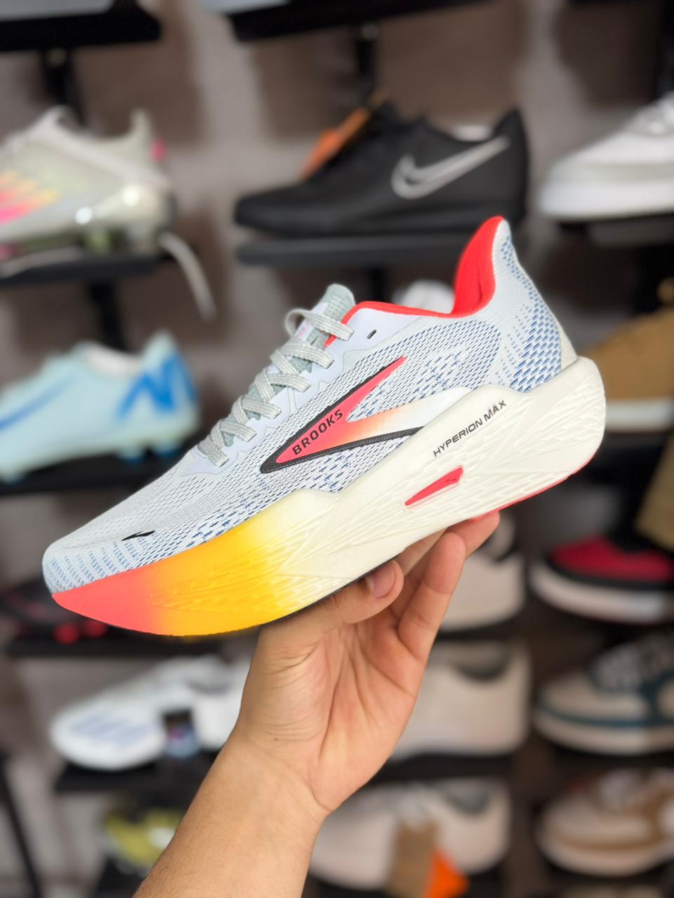 Tênis Brooks Hyperion Max 2 Branco Masculino