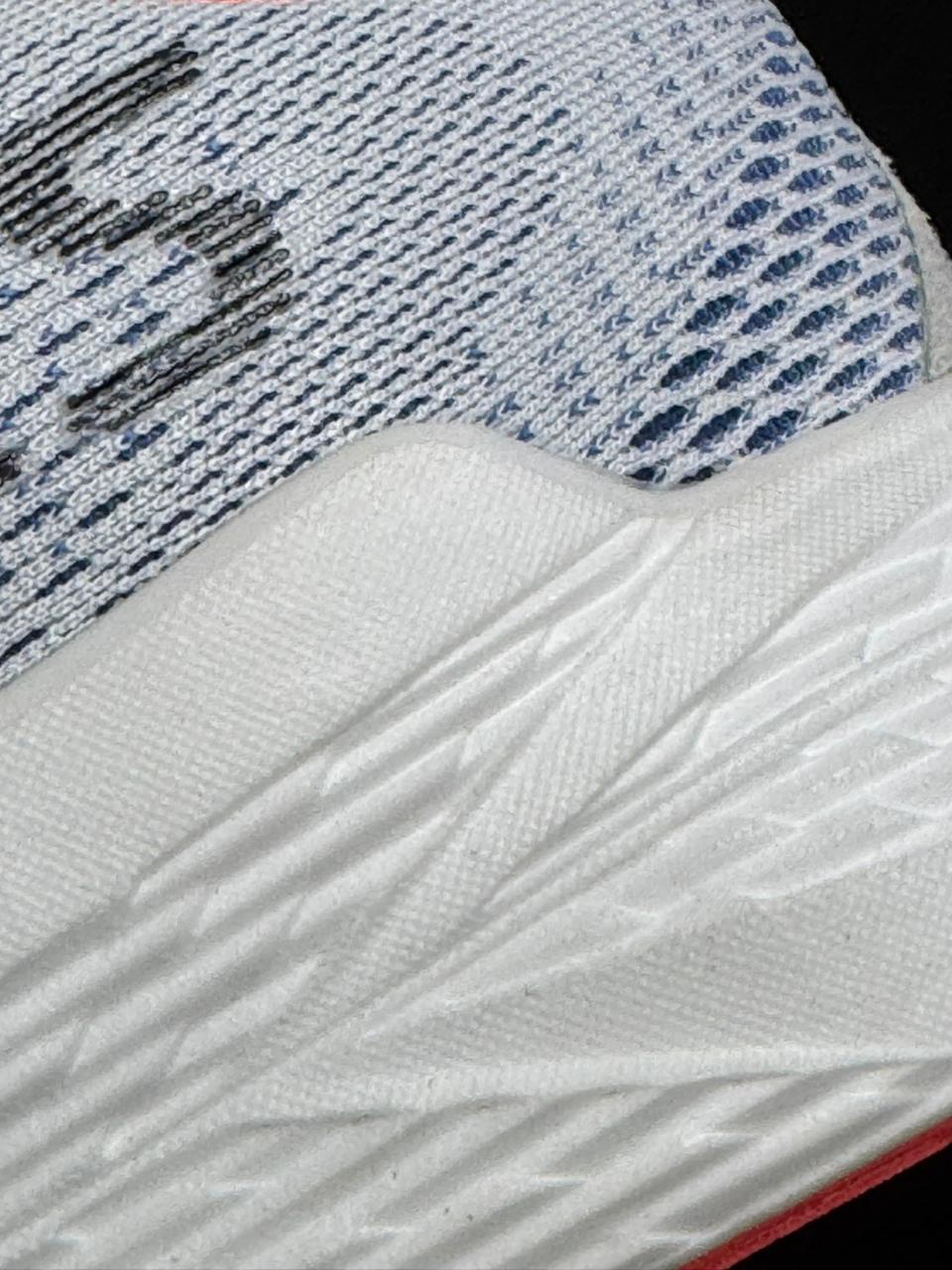Tênis Brooks Hyperion Max 2 Branco Masculino