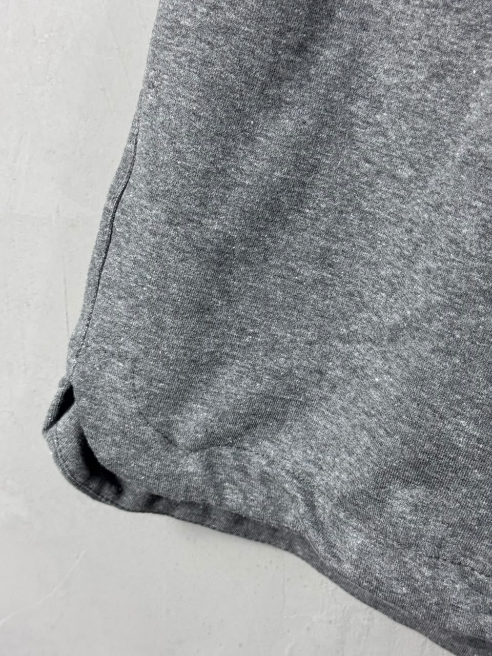 Bermuda Nike Dri-FIT Cinza Masculina Esportiva com Swoosh Branco