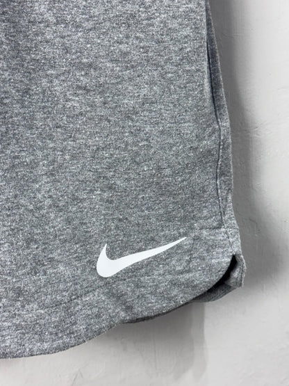 Bermuda Nike Dri-FIT Cinza Masculina Esportiva com Swoosh Branco