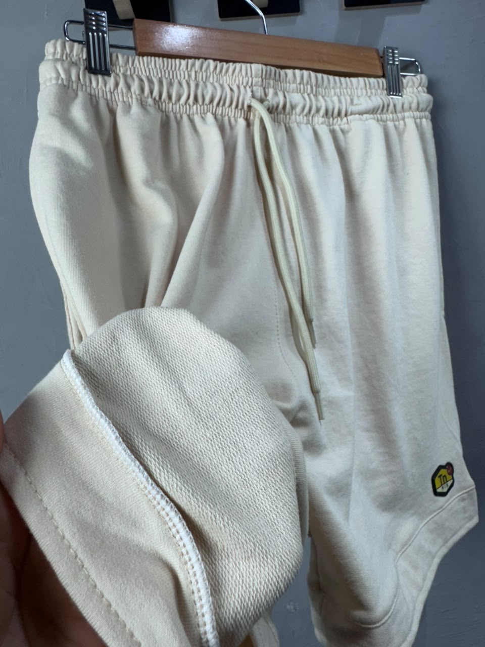 Bermuda Nike TN Air Bege Masculina Moletom Casual Streetwear com Cordão