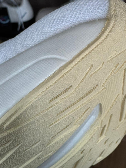 Tênis Brooks Hyperion Max 2 Branco e Amarela Masculino