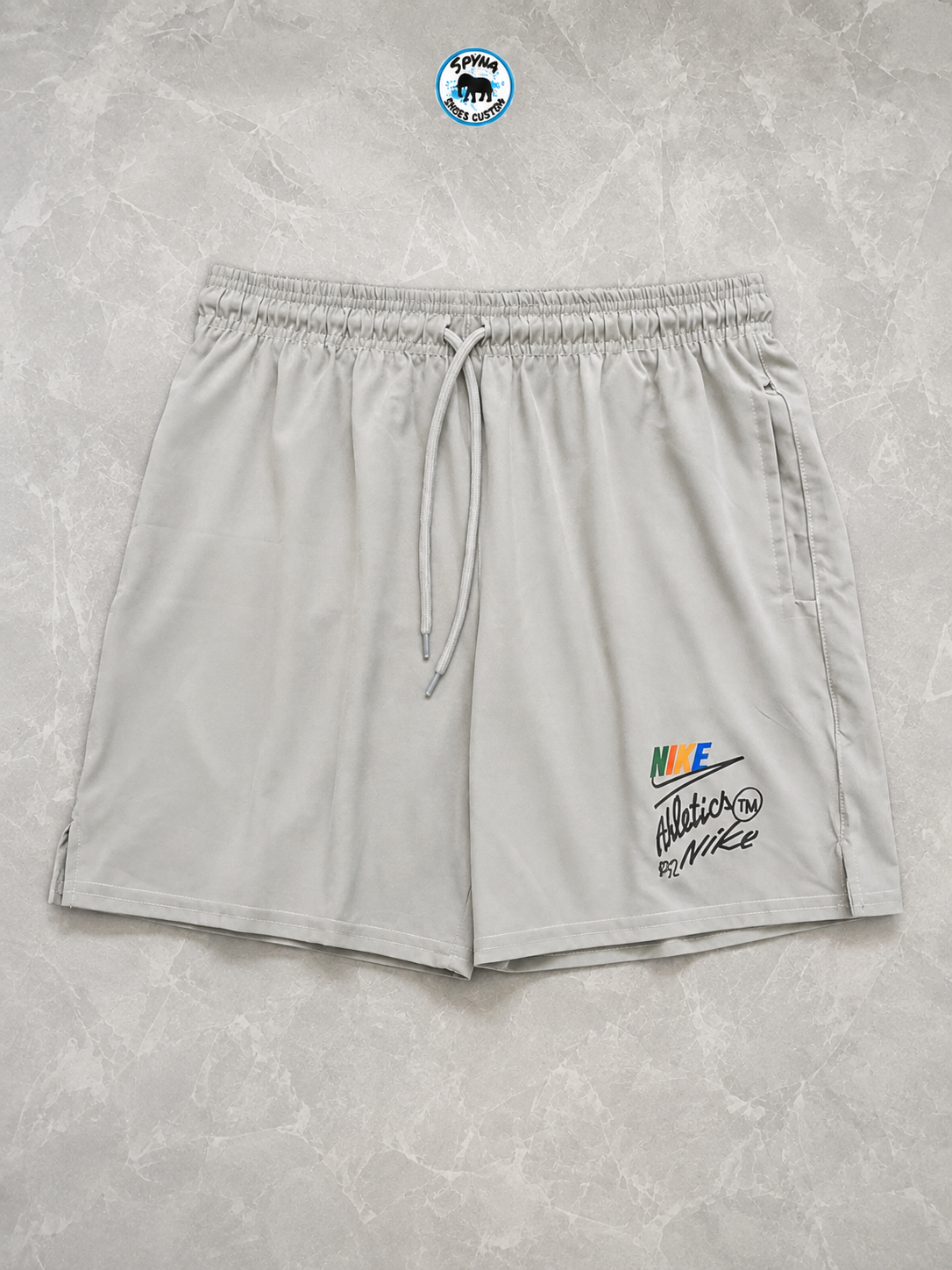 Bermuda Nike Club Flow Athletics 1972 Preto e Cinza Tactel Leve Masculina